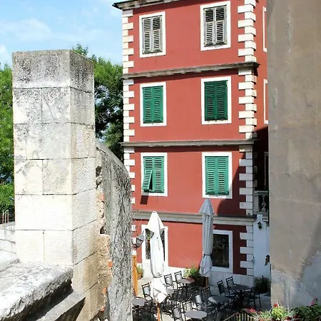 Cathedral Apartment