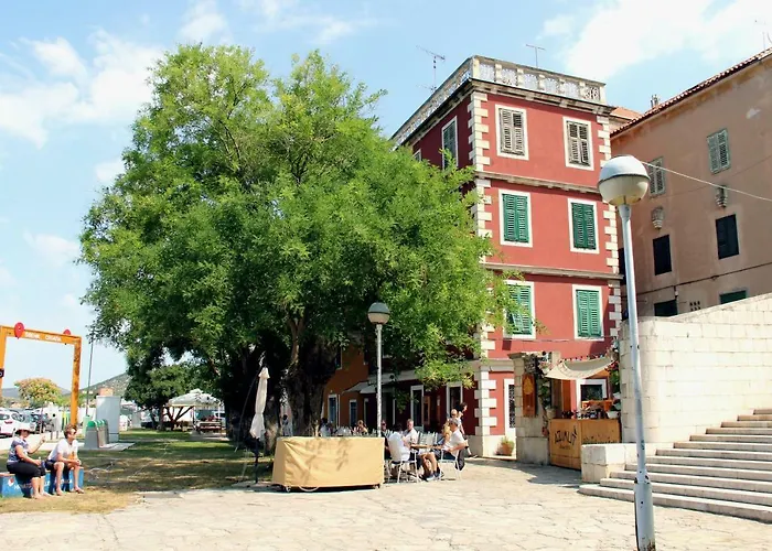 Cathedral Apartman *